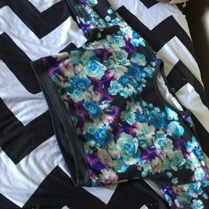 Cropped flower sweater